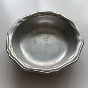 Vintage RWP Wilton Mount Joy PA Ruffled Pewter Bowl